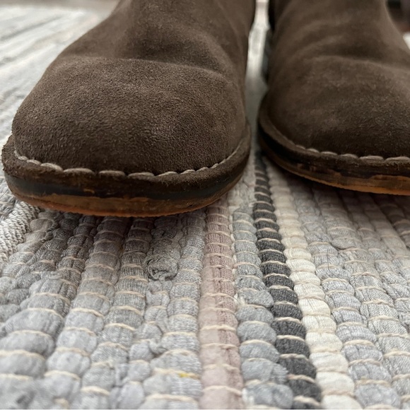 NWOT Brown Suede Ankle Boots - Picture 7 of 9